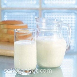 2. Có nên rửa mặt bằng sữa tươi hàng ngày?